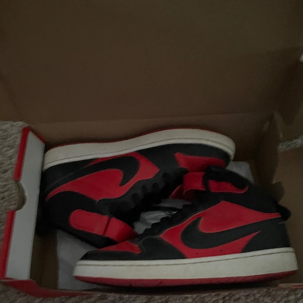 Nike Court Borough Mid 2 (GS) size 7Y original box